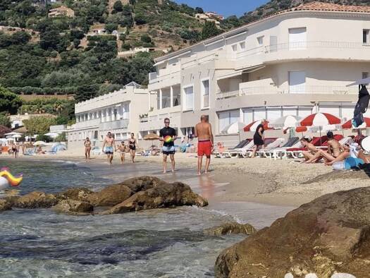 Appartement à vendre 270 000 € 1 pièce 28 m² 3 étages Les Calanques Le Lavandou 83980