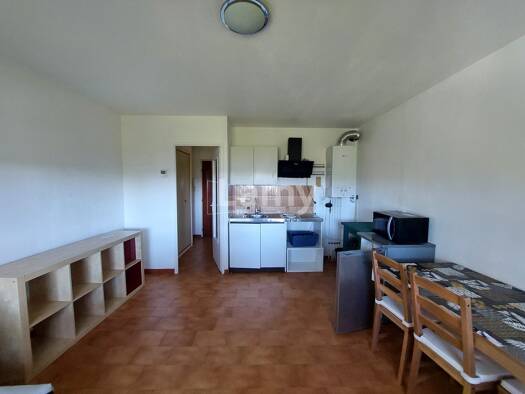 Appartement à louer 425 € 1 pièce 23,7 m² Étage 3/3 Alouette Nîmes 30900