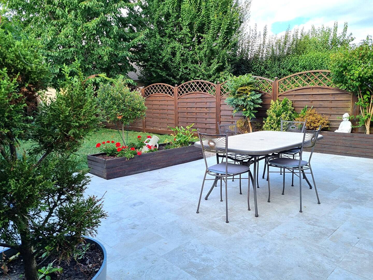 Maison à vendre, 137m², HOUDAN