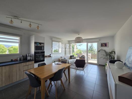 Appartement à vendre 410 000 € 3 pièces 2 chambres 64,72 m² Étage 1/3 Poisy 74330