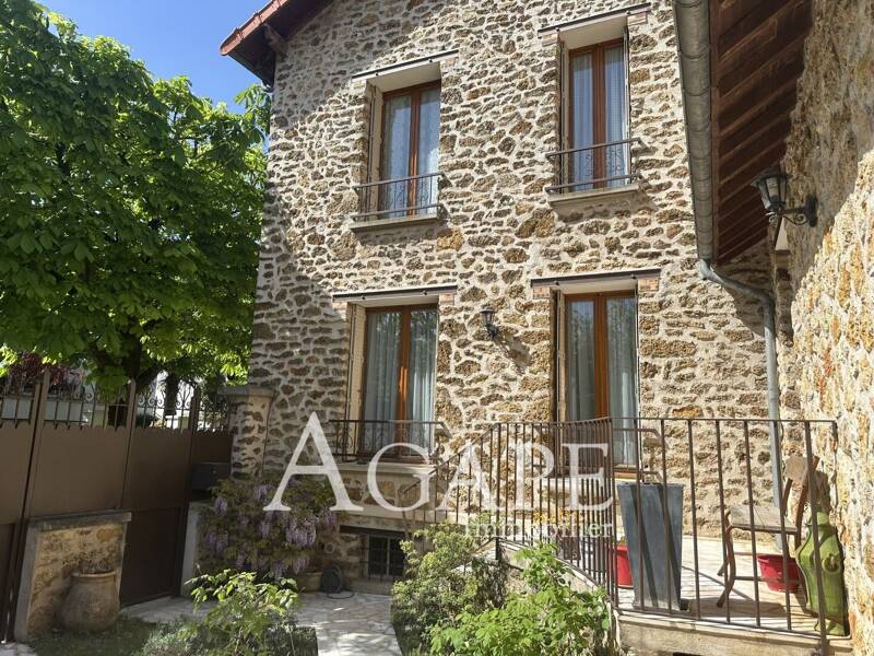Maison à vendre, 146m², SAINT MAUR DES FOSSES