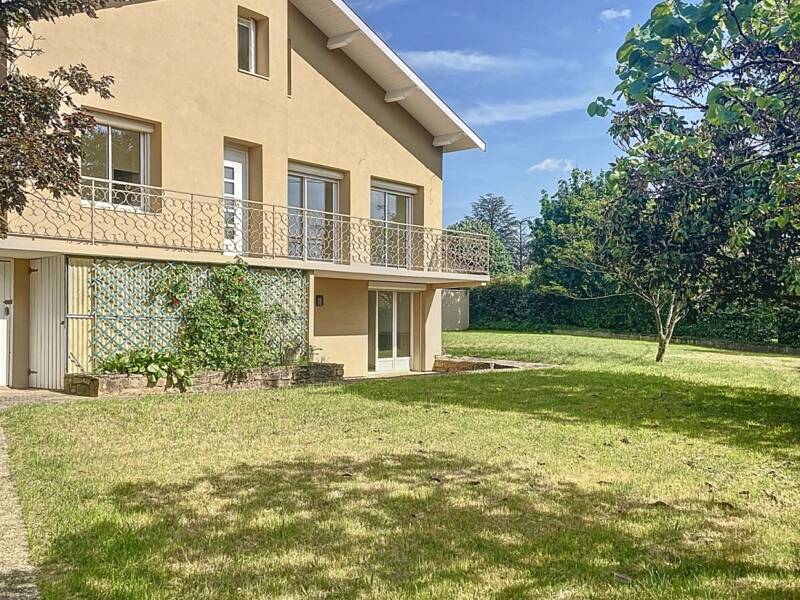 Maison à vendre, 154m², SAINT GENIS LES OLLIERES