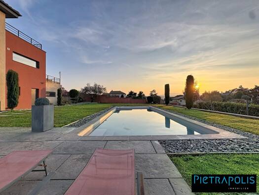 Maison à vendre 1 275 000 € 8 pièces 5 chambres 322 m² 1 290 m² de terrain Brignais 69530