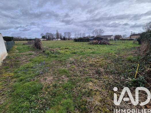 Terrain constructible à vendre 27 500 € 1 142 m² de terrain Saint-Pierre-d'Eyraud 24130