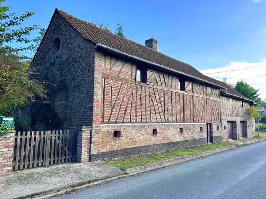 Maison à vendre 304 500 € 4 pièces 2 chambres 174 m² 13 607 m² de terrain Airaines 80270