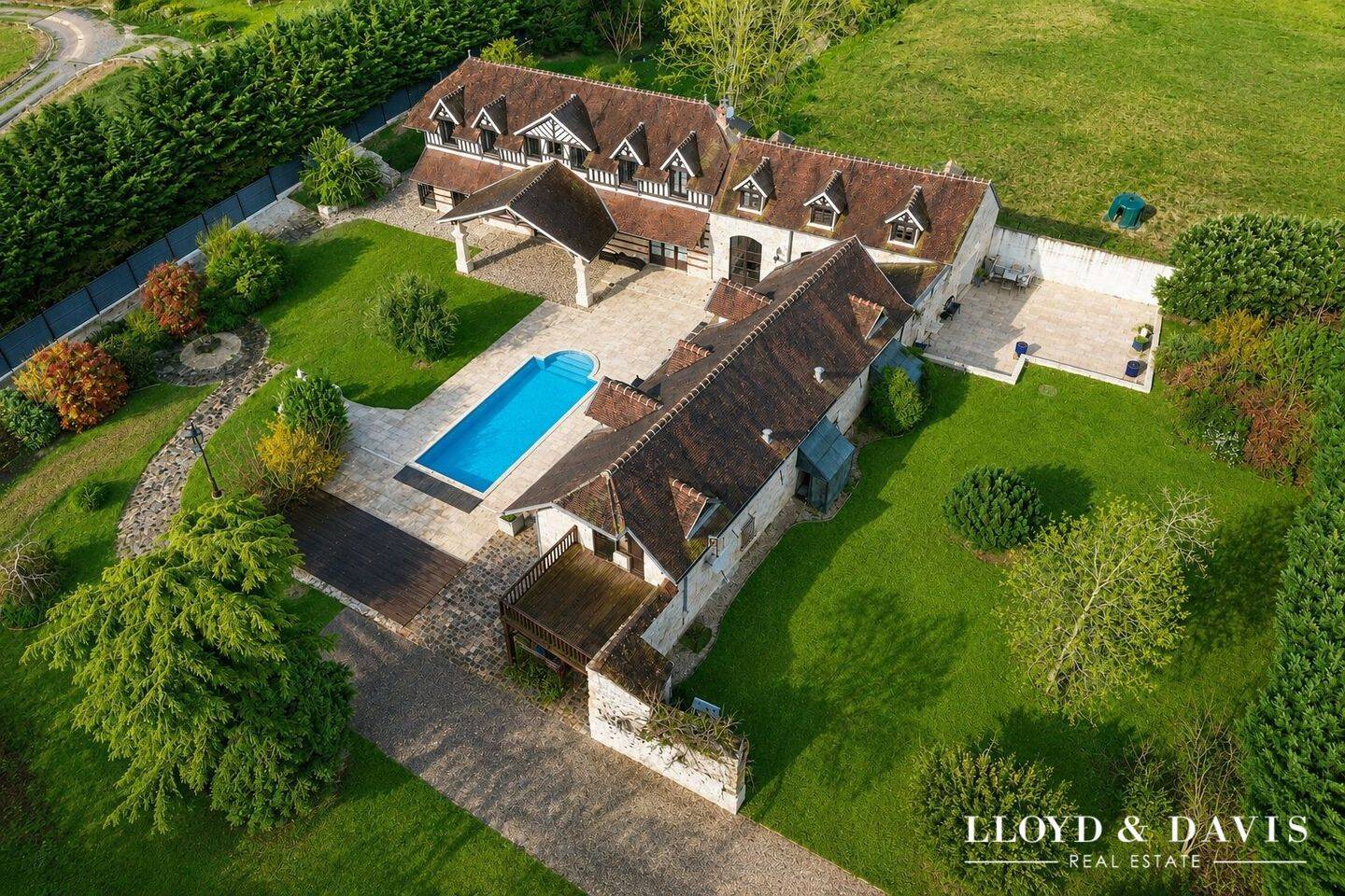 Maison à vendre, 335m², ROISSY EN FRANCE