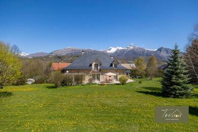 Maison à vendre 699 000 € 7 pièces 6 chambres 211 m² 5 058 m² de terrain Chabottes 05260