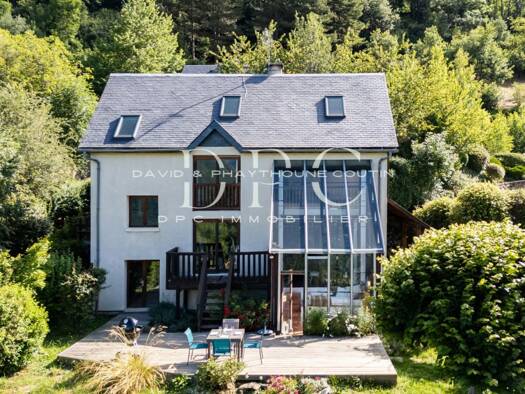Villa à vendre 498 200 € 8 pièces 5 chambres 150 m² 817 m² de terrain St Lary Soulan 65170