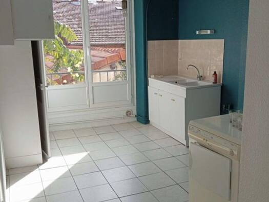 Appartement à louer - logement étudiant 590 € 2 pièces 1 chambre 55 m² Étage 1/4 Saint-Étienne 42000