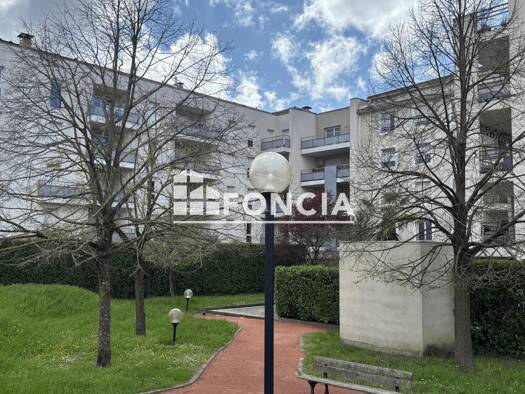 Appartement à vendre 149 500 € 2 pièces 1 chambre 32 m² Étage 4/4 Centre Décines-Charpieu 69150
