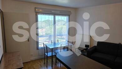 Appartement à louer 850 € 1 pièce 25 m² 5 étages Fronval Vélizy-Villacoublay 78140
