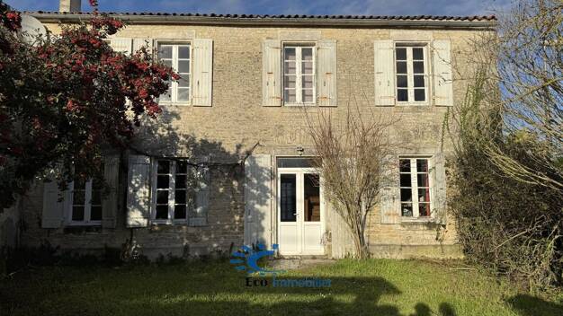 Maison à vendre 349 000 € 7 pièces 3 chambres 180 m² 850 m² de terrain La Jarrie 17220