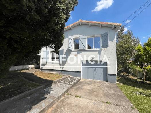 Maison à louer 735 € 4 pièces 3 chambres 72,8 m² dès le 02/12/2025 Sud Soyaux 16800