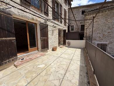 Appartement à louer 1 045 € 3 pièces 2 chambres 77,4 m² Étage 1/2 Grasse 06130