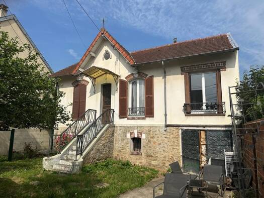 Maison à vendre 320 000 € 5 pièces 3 chambres 95 m² 338 m² de terrain Sud-Bords de Marne-Foch Chelles 77500