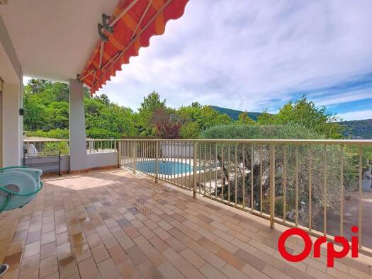 Maison à vendre 1 097 000 € 9 pièces 6 chambres 320 m² 1 500 m² de terrain Tourrette-Levens 06690