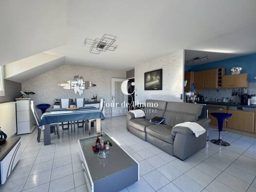 Appartement à vendre 415 000 € 4 pièces 3 chambres 83,8 m² Étage 3/3 Gex 01170