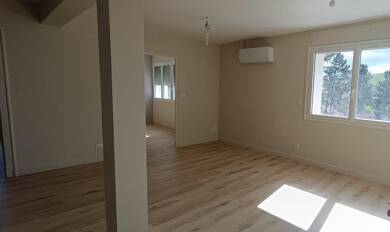 Appartement à louer 690 € 6 pièces 3 chambres 70,5 m² Dernier étage, Étage 1/1 Panissières 42360