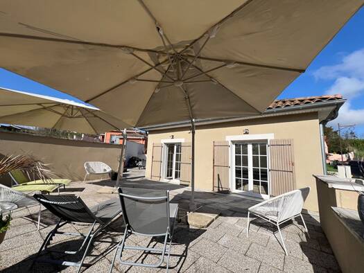 Maison de plain-pied à vendre 530 000 € 4 pièces 3 chambres 132 m² 741 m² de terrain Genay 69730