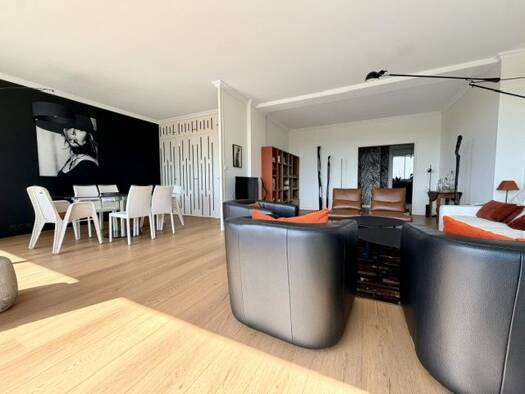 Appartement à vendre 756 000 € 4 pièces 2 chambres 107 m² Étage 8/8 La Rochelle 17000