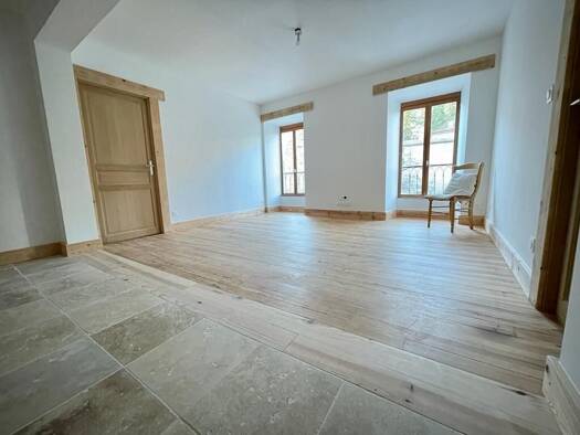 Appartement à louer 502 € 3 pièces 2 chambres 55,5 m² 1er étage Largentière 07110