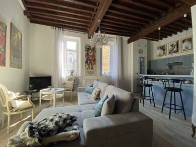 Appartement à louer 900 € 3 pièces 2 chambres 82 m² Étage 2/1 Centre Ville Pezenas 34120