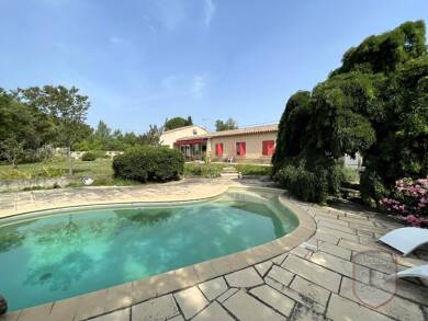 Maison à vendre 748 000 € 9 pièces 6 chambres 303 m² 2 800 m² de terrain Tavel 30126