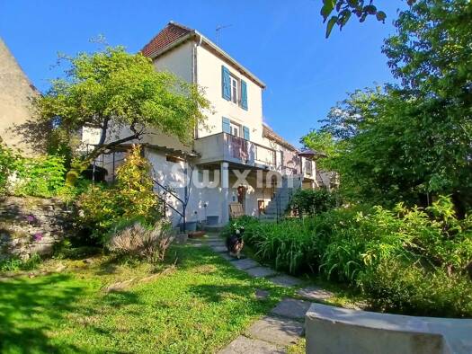 Maison à vendre 299 000 € 6 pièces 3 chambres 147 m² 665 m² de terrain Rochefort-sur-Nenon 39700