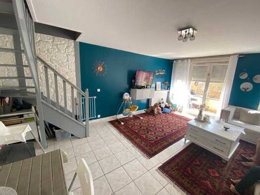 Duplex à louer 1 300 € 4 pièces 3 chambres 85 m² Étage 3/3 Évry-Courcouronnes 91000