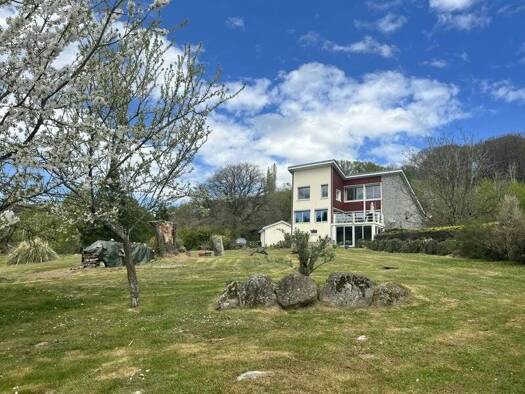 Maison à vendre 449 990 € 8 pièces 5 chambres 240 m² 20 576 m² de terrain Sainte-Feyre 23000