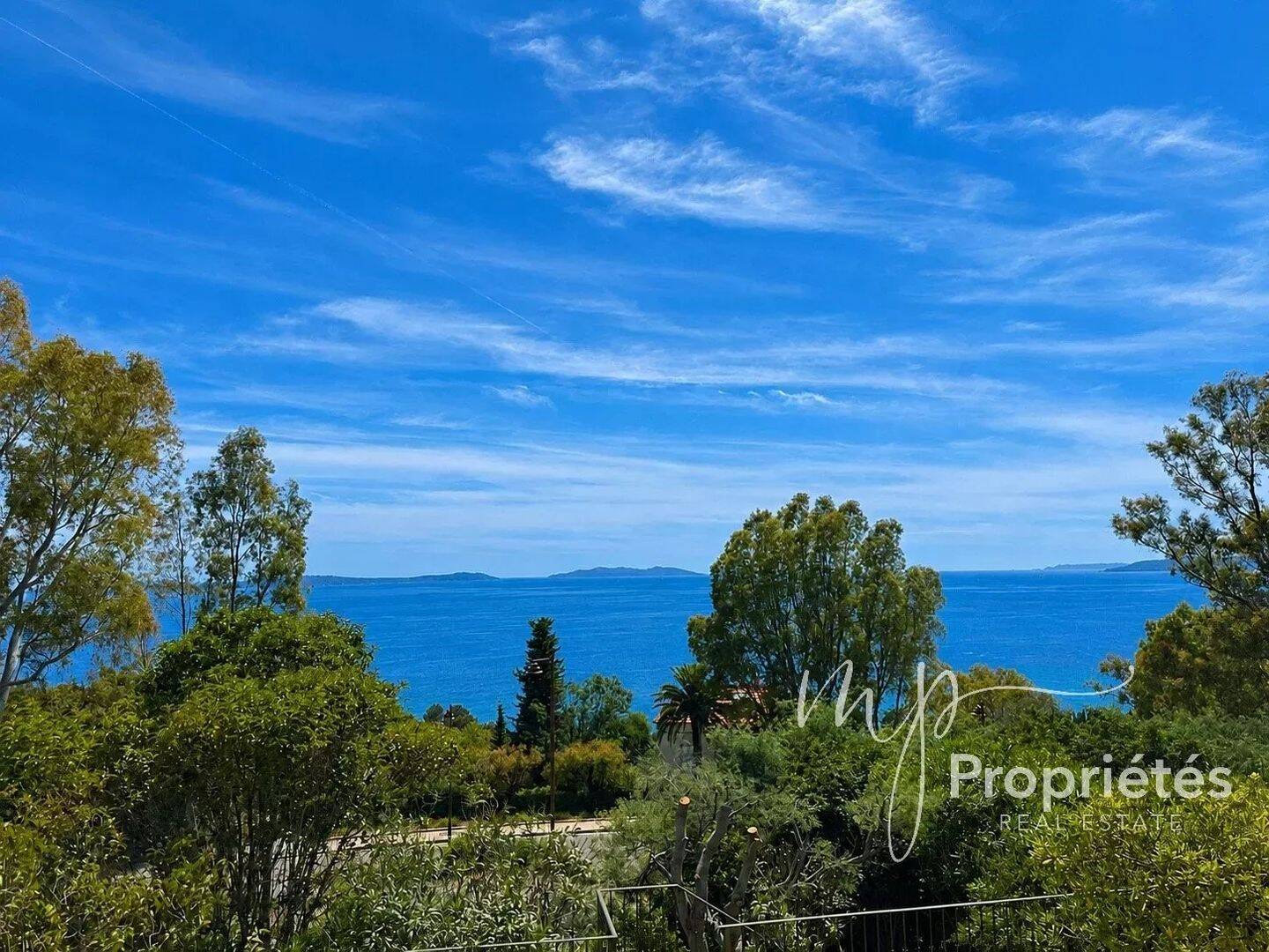 Maison à vendre, 104m², RAYOL CANADEL SUR MER