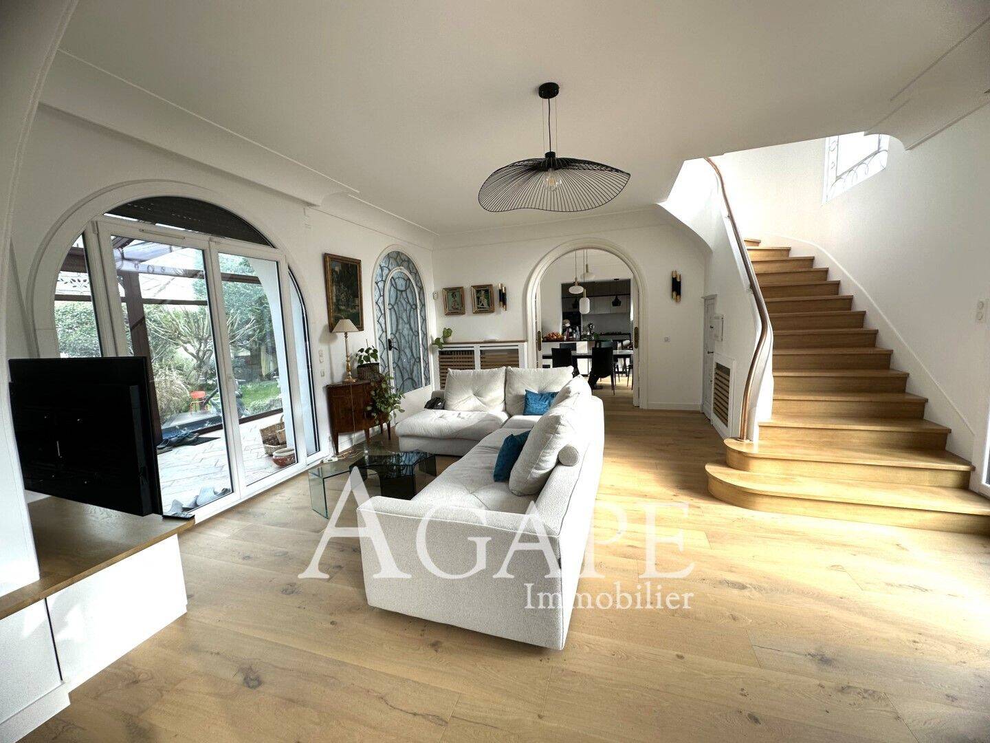 Maison à vendre, 225m², SAINT MAUR DES FOSSES