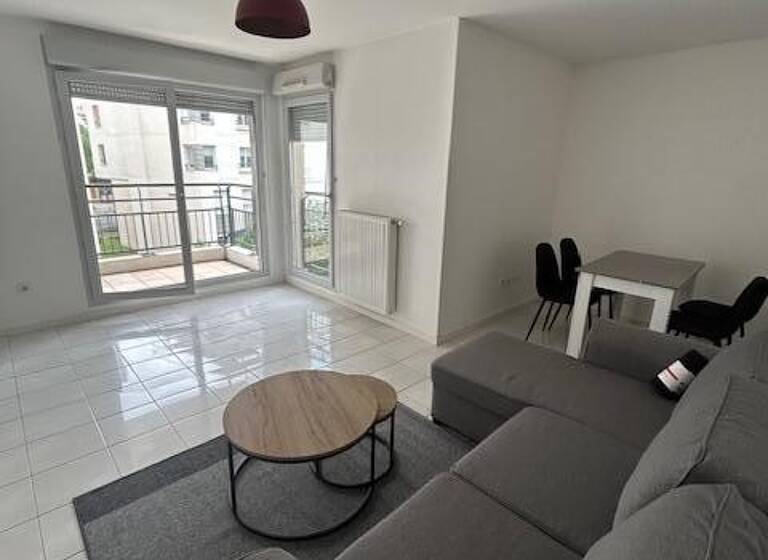 Appartement à louer 1 040 € 3 pièces 2<br/>chambres 69 m²<br/>superficie 2ème<br/>étage Lyon 8ème 69008