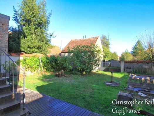 Maison à vendre 153 900 € 6 pièces 4 chambres 120 m² 243 m² de terrain Diou 03290