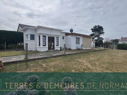 Maison de plain-pied à vendre 117 700 € 3 pièces 2 chambres 46 m² 224 m² de terrain Criel sur Mer 76910