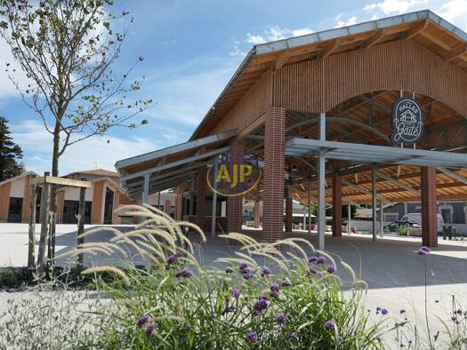 Local commercial à vendre 255 000 € 61,28 m² de surface de vente Lacanau 33680