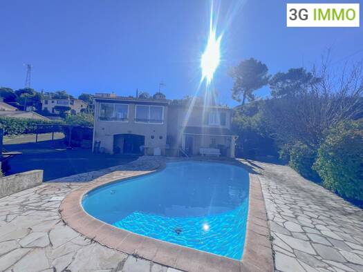 Maison de plain-pied à vendre 422 000 € 5 pièces 4 chambres 111,3 m² 830 m² de terrain Taradeau 83460