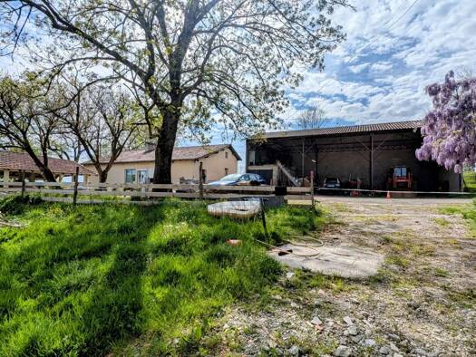 Ferme à vendre 192 000 € 6 pièces 4 chambres 141 m² 54 334 m² de terrain Zone Rurale Nord Villeneuve-sur-Lot 47300