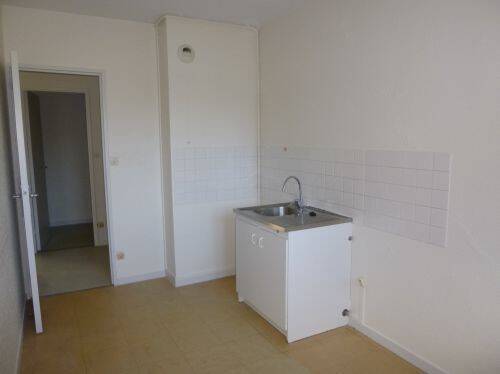 Maison à louer, 76m², SAINT AMAND MONTROND