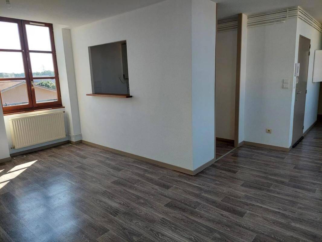 Maison à louer, 66m², SAINT NIZIER SOUS CHARLIEU