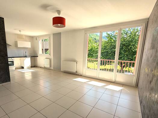Appartement à vendre 195 000 € 3 pièces 2 chambres 68,71 m² Étage 1/6 Nord Gières 38610