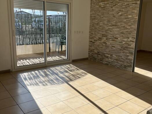 Appartement à louer 1 390 € 3 pièces 2 chambres 70 m² RDC Scientrier 74930
