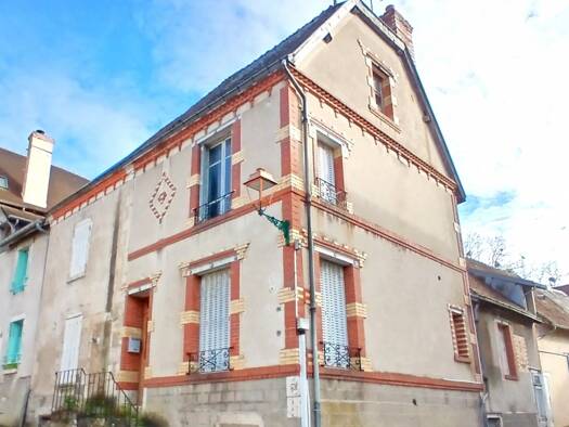 Maison de ville à vendre 25 000 € 4 pièces 2 chambres 108 m² 21 m² de terrain Châtillon-sur-Loire 45360