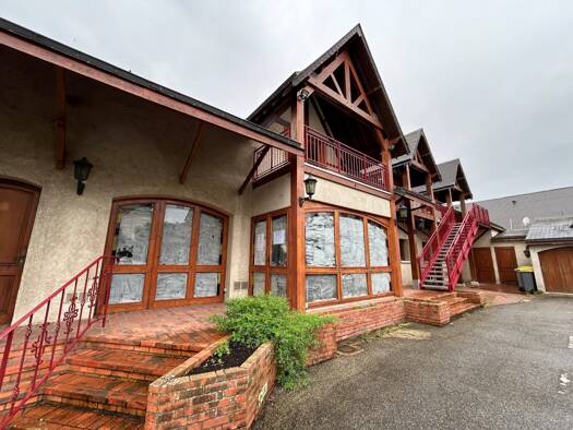 Local commercial à louer 2 650 € 242 m² de surface de vente Vernon 27200