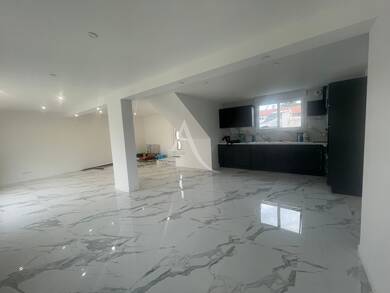 Maison à louer 1 700 € 6 pièces 5 chambres 132 m² 1 129 m² de terrain Le Bignon 44140