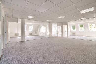 Espace bureau à vendre 953 400 € 227 m² de bureaux Hôtel de Ville Courbevoie 92400