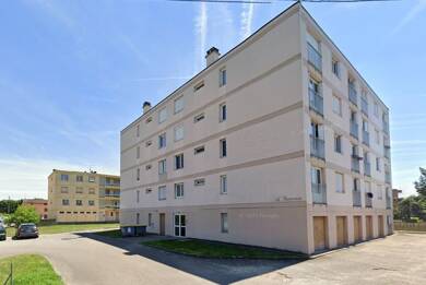 Appartement à vendre 45 000 € 2 pièces 1 chambre 51 m² Dernier étage, Étage 4/4 Bourg en Bresse 01000