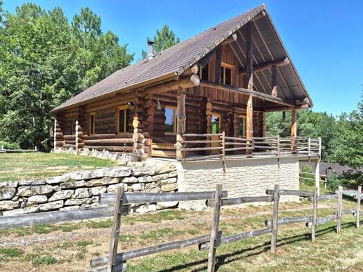 Chalet à vendre 293 000 € 4 pièces 2 chambres 144 m² 3 930 m² de terrain Chantérac 24190
