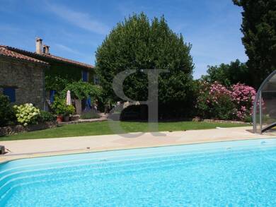 Ferme à vendre 799 000 € 12 pièces 8 chambres 300 m² 850 m² de terrain Ouest Sud Vaison-la-Romaine 84110