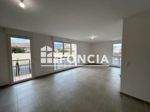 Appartement à louer 875 € 3 pièces 2 chambres 72,1 m² RDC Le Village Argelès-sur-Mer 66700